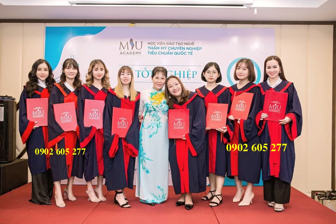 Cơ sở nhận may đồng phục cử nhân – Quận 5