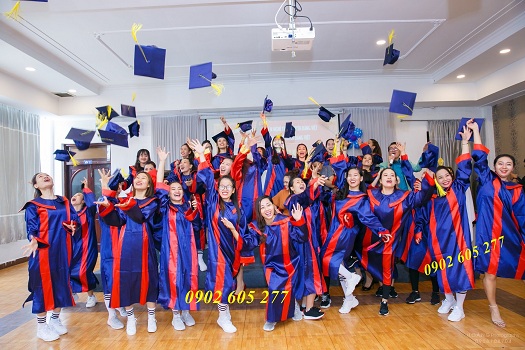 Thuê áo tốt nghiệp sinh viên đại học giá rẻ Thủ Dầu Một
