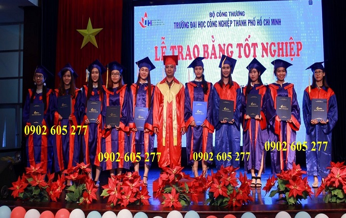 Mua áo tốt nghiệp cho học viên tỉnh Bình Dương